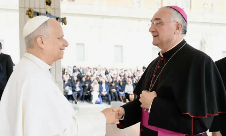 Obispo don antonio papa leon XIV